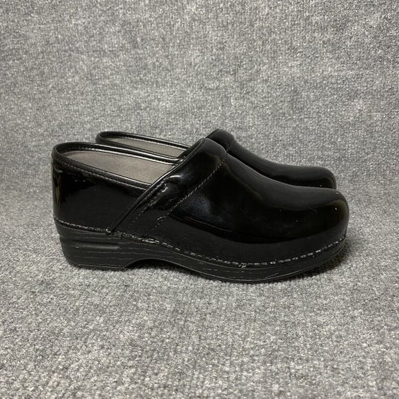 Dansko XP Professional Clog Women 39 / US 8.5-9 Black Patent Leather Work Career - Picture 1 of 13